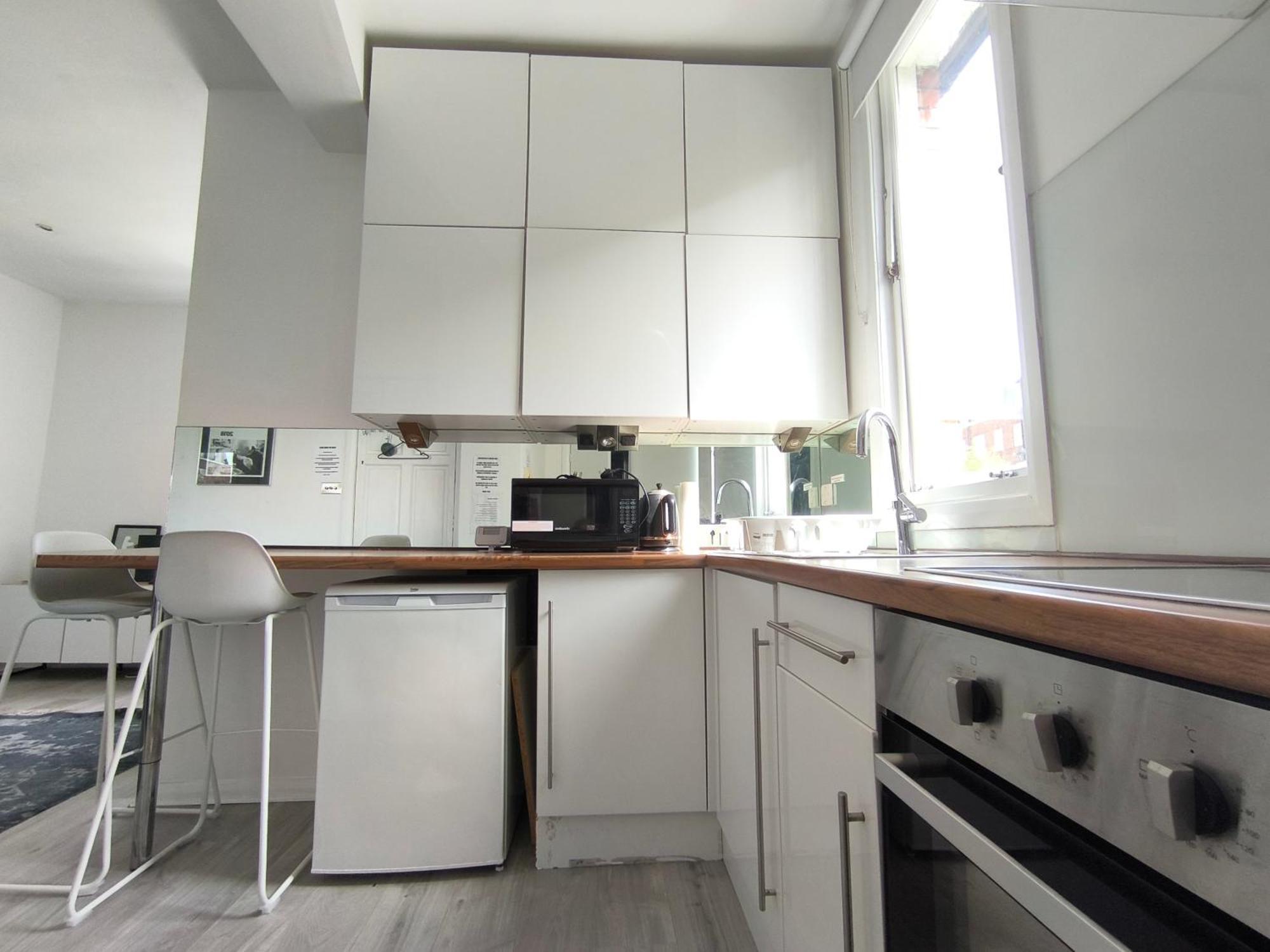 Bright Chiswick Apartment - Great Location Londres Exterior foto